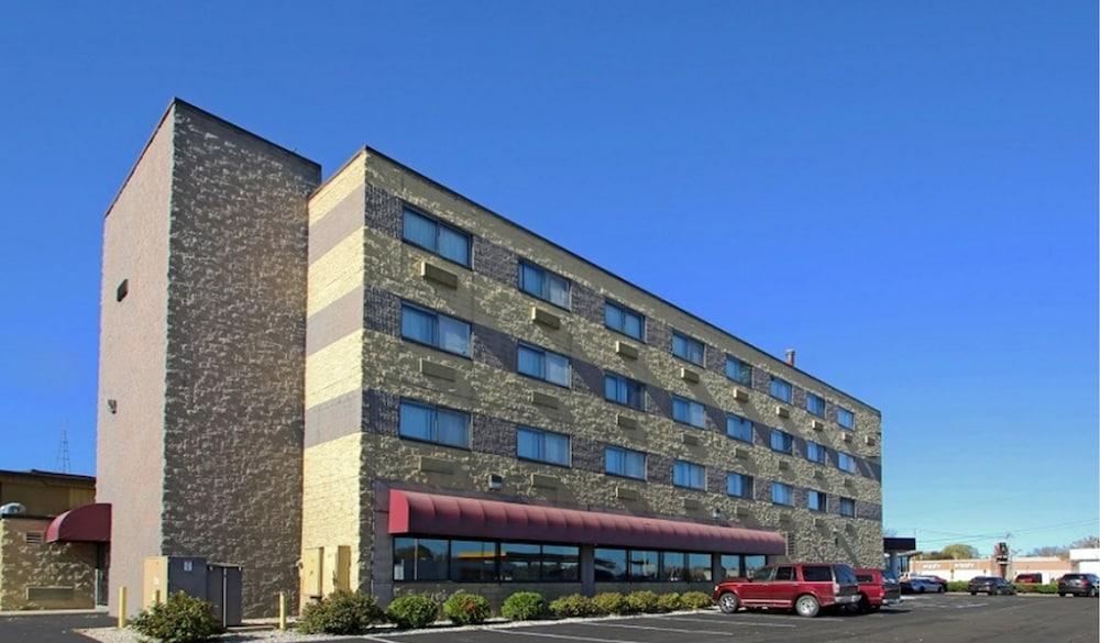 Comfort Inn & Suites Beaver Dam Экстерьер фото
