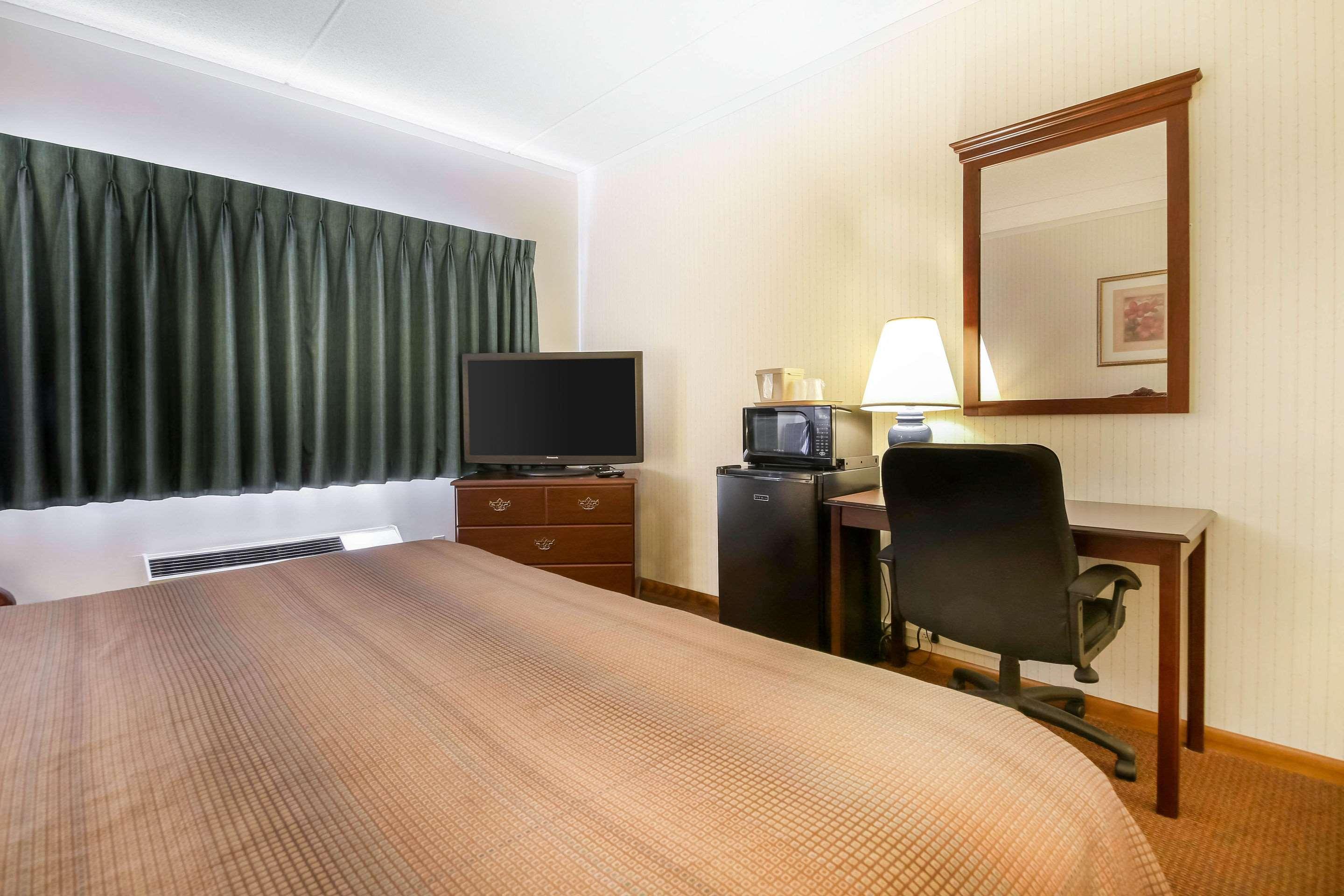 Comfort Inn & Suites Beaver Dam Экстерьер фото
