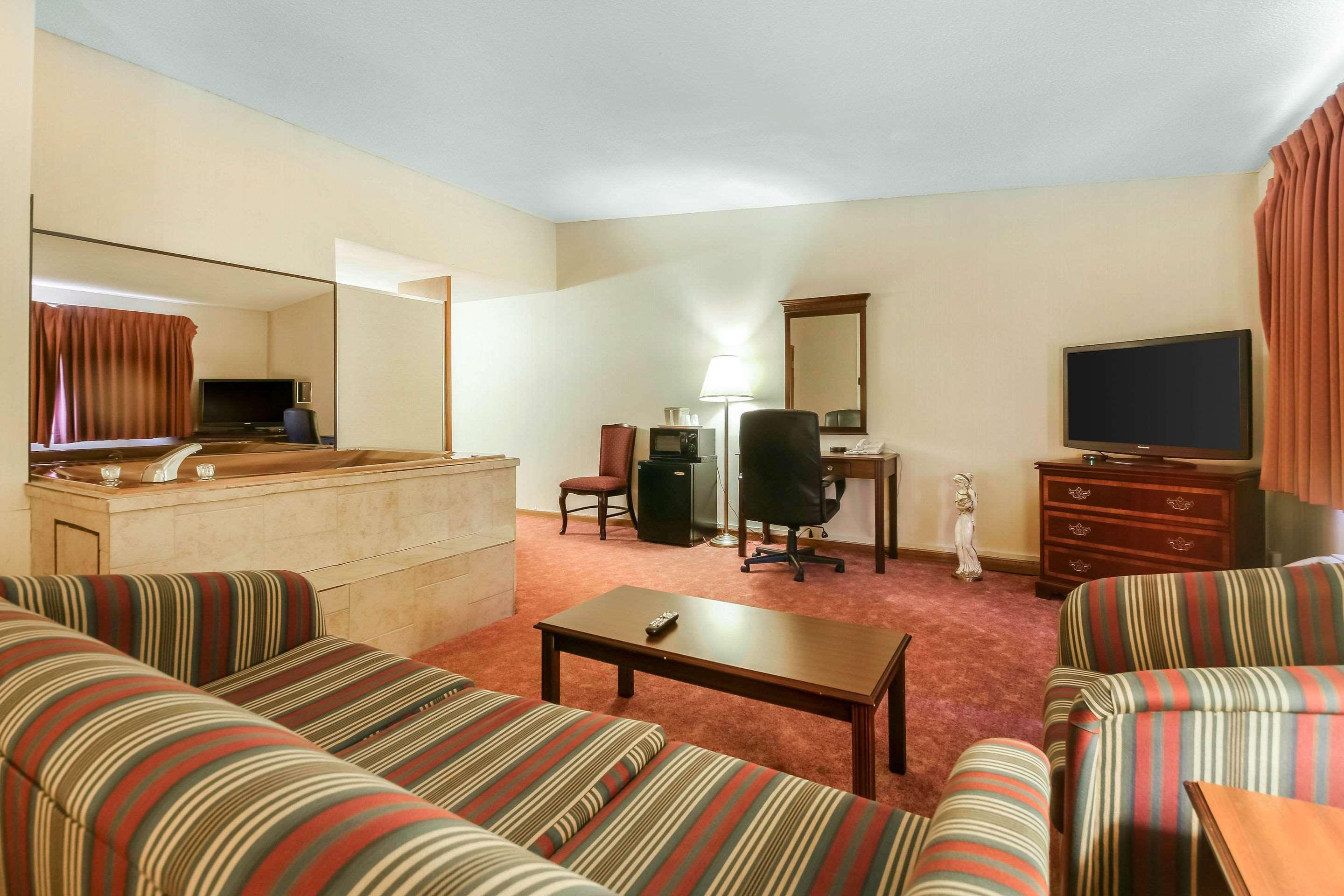 Comfort Inn & Suites Beaver Dam Экстерьер фото