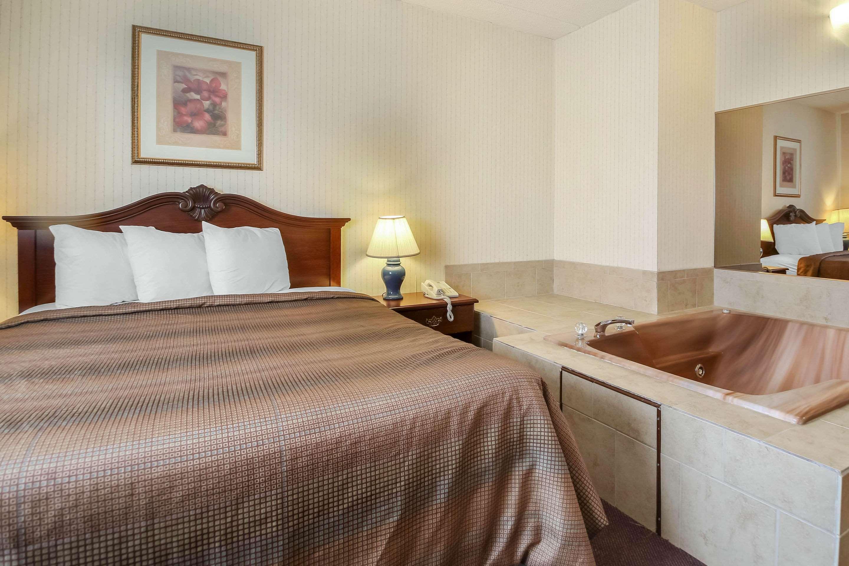 Comfort Inn & Suites Beaver Dam Экстерьер фото