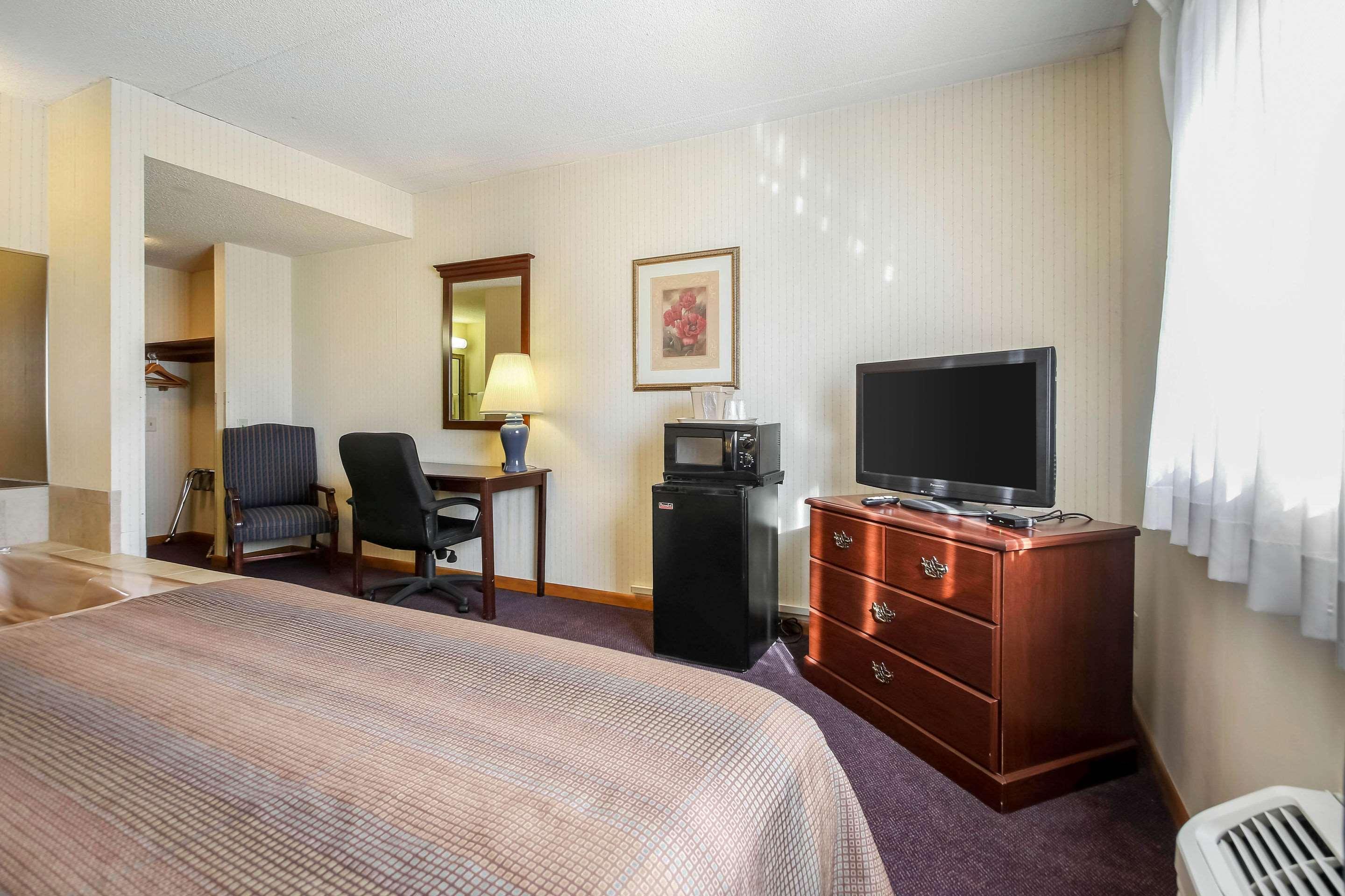 Comfort Inn & Suites Beaver Dam Экстерьер фото