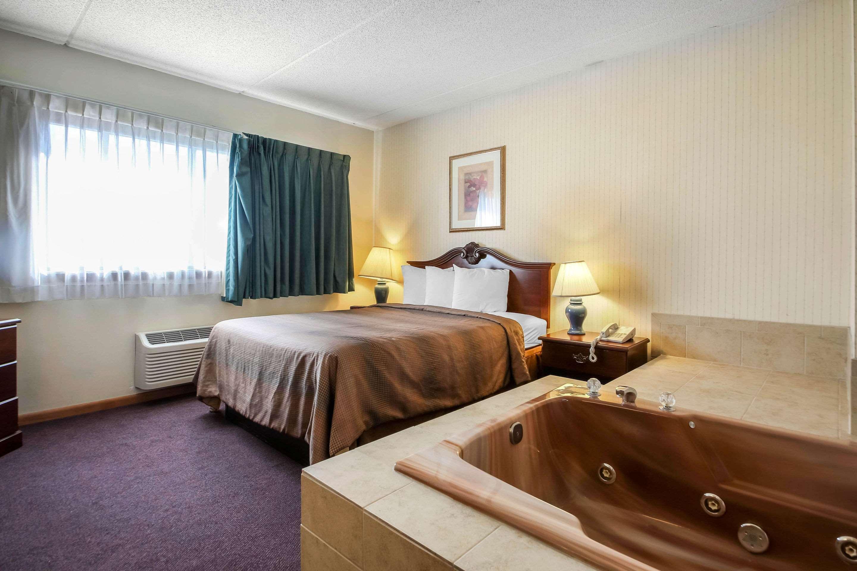 Comfort Inn & Suites Beaver Dam Экстерьер фото