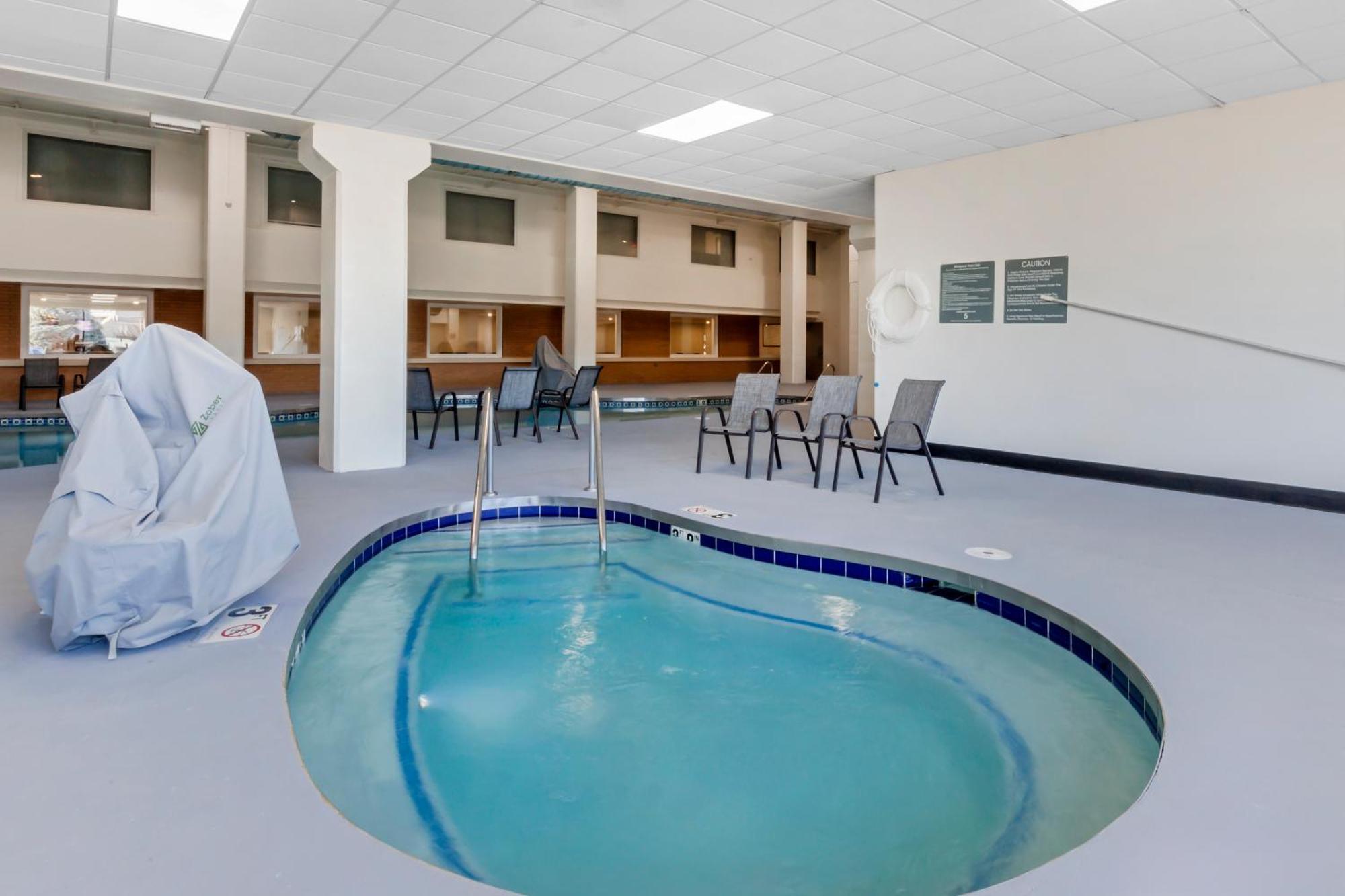 Comfort Inn & Suites Beaver Dam Экстерьер фото