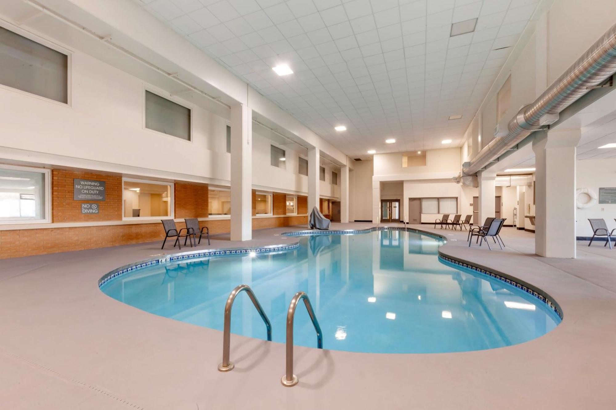 Comfort Inn & Suites Beaver Dam Экстерьер фото